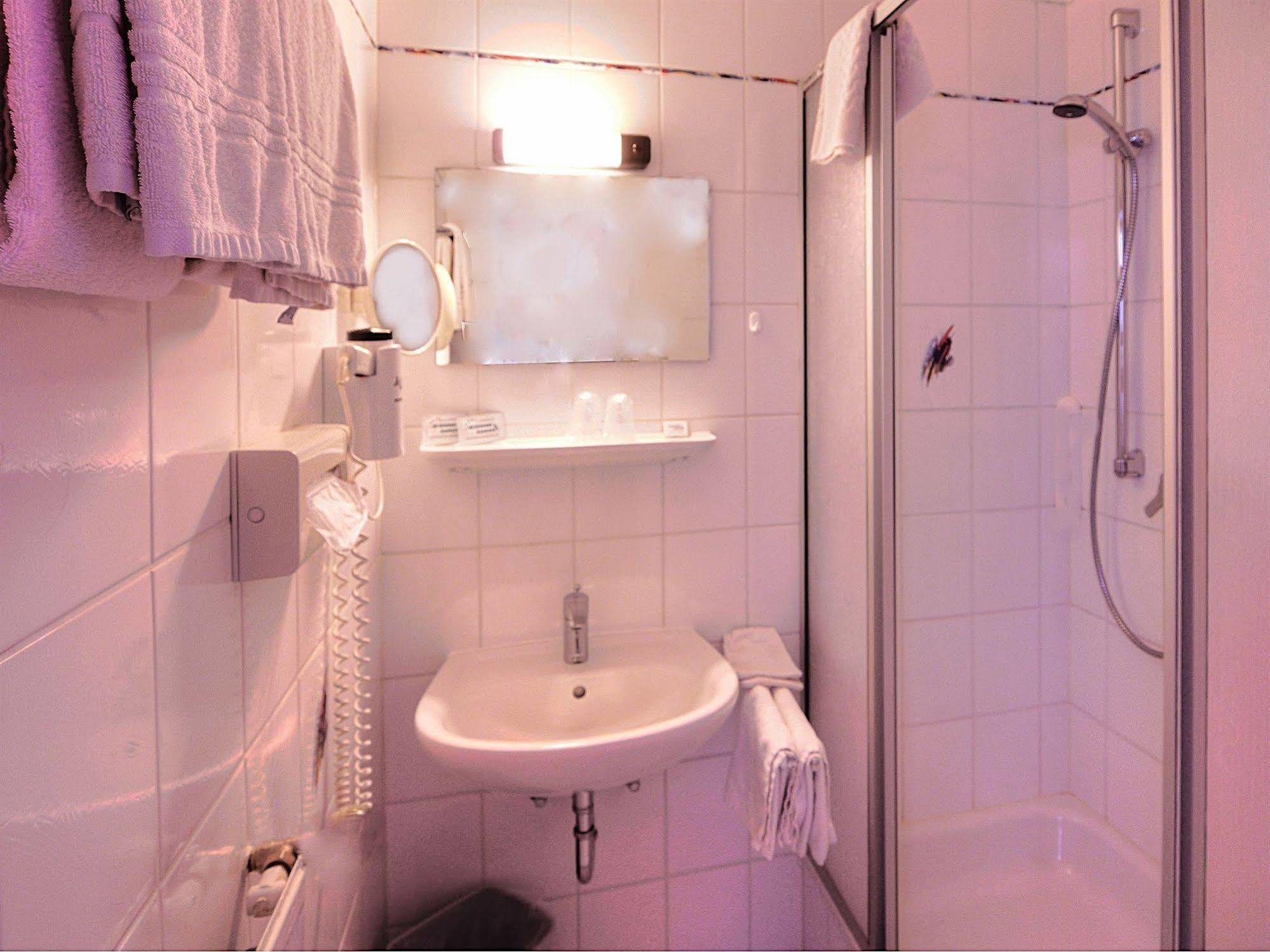 Hotel Hesborner Kuckuck Халенберг Екстериор снимка